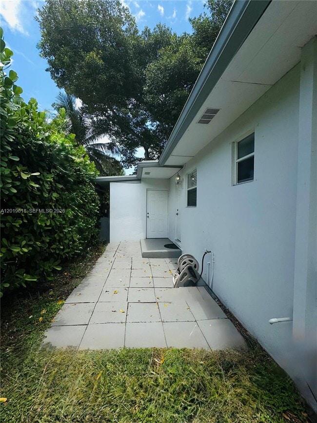 Building Photo - 3370 Frow Ave