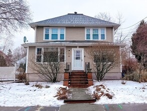 Building Photo - 66 Riverview Ave