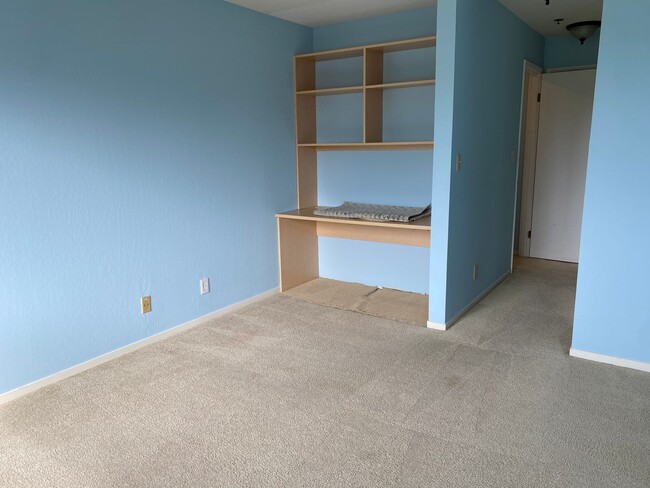 Building Photo - 300 Murchison Dr
