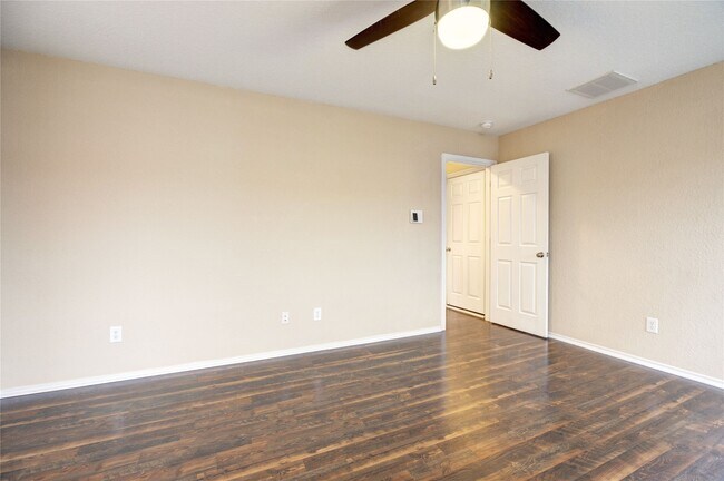 Building Photo - 6302 Denison Oaks Dr