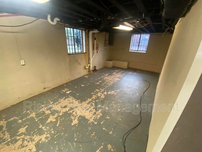 Building Photo - 1641 41st Alley