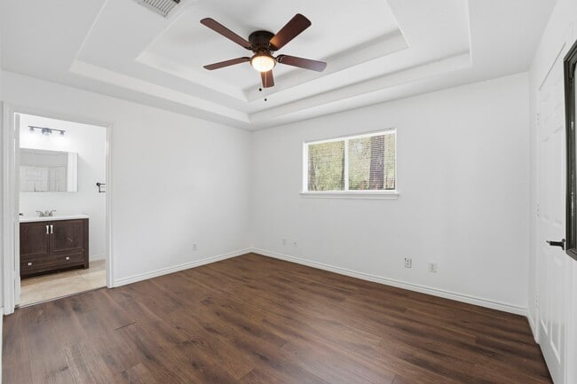 Building Photo - 12322 Royal Lake Dr