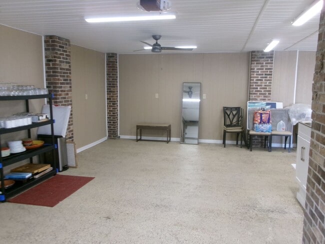 Building Photo - 3 bedroom raised beach home on Ocean Boule...