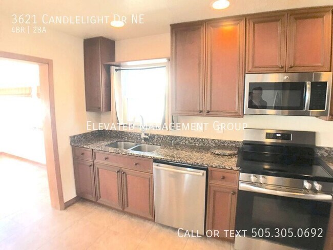 Building Photo - 3621 Candlelight Dr NE