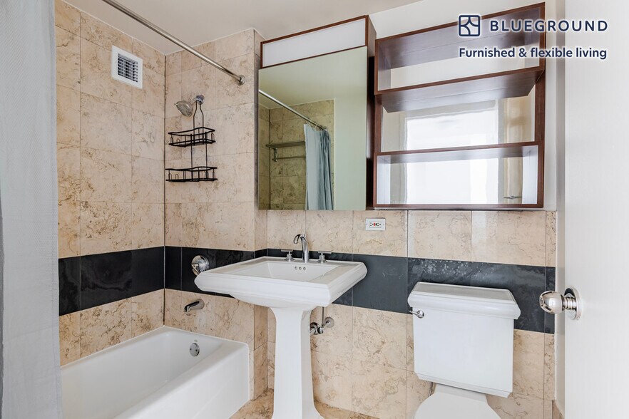 Building Photo - 180 W 20th St