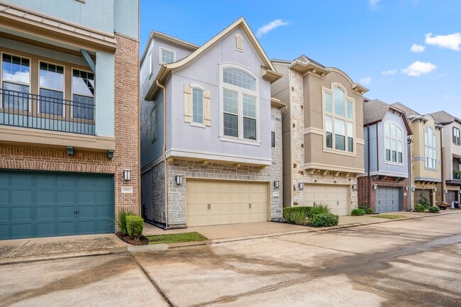 Building Photo - 11005 Acorn Falls Dr