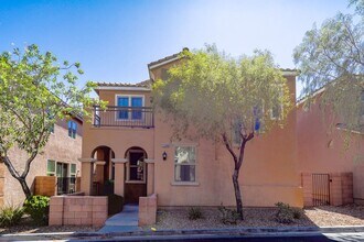 Building Photo - Nicely Upgraded Mountains Edge Gated Commu...