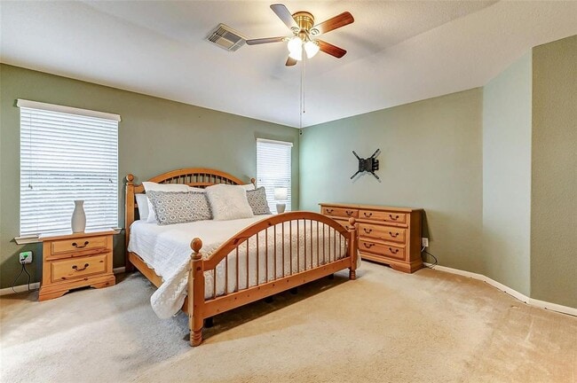 Building Photo - 6303 Applewood Forest Dr