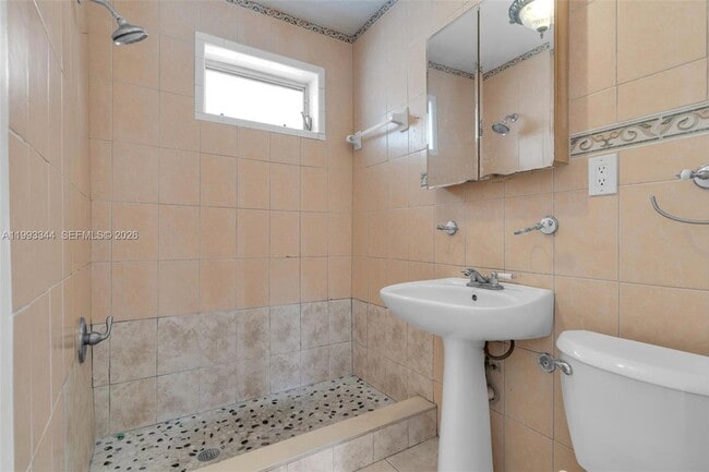 Building Photo - 1101 SW 17th Ave