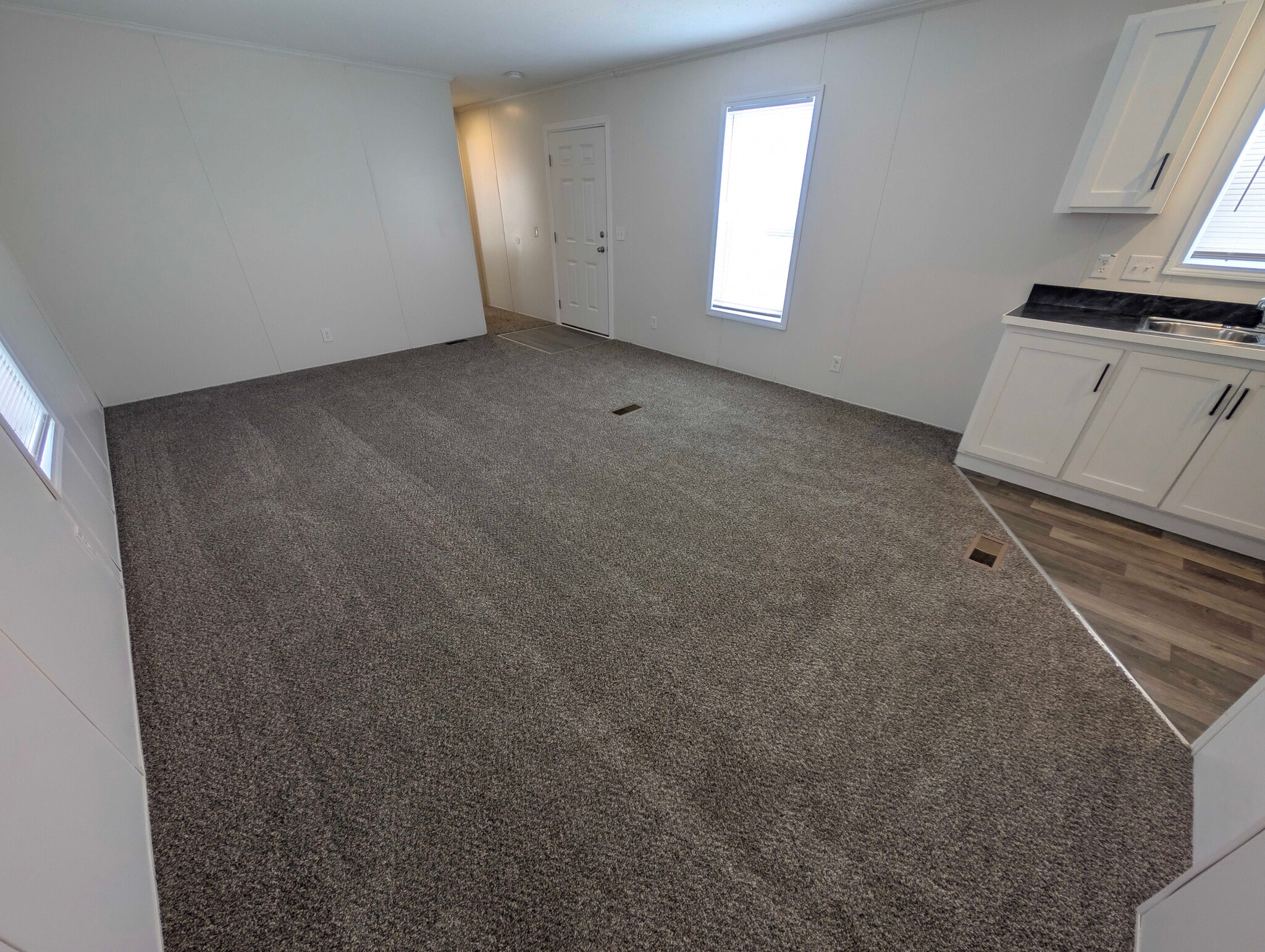 Building Photo - 16016 Villaire Ave
