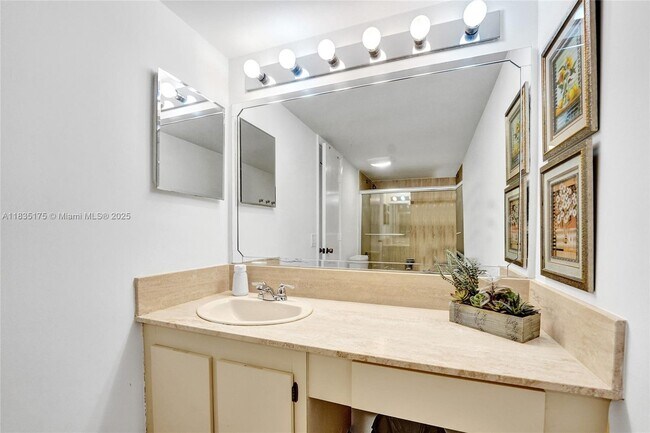 Building Photo - 1201 S Ocean Dr