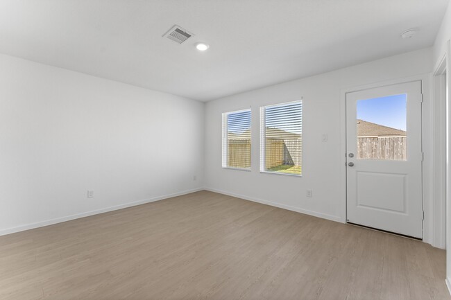 Building Photo - 25392 Carnation Ct