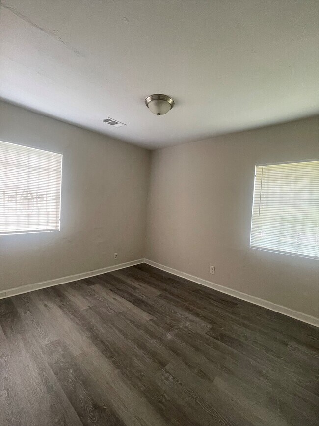 Building Photo - 10509 Fairland Dr