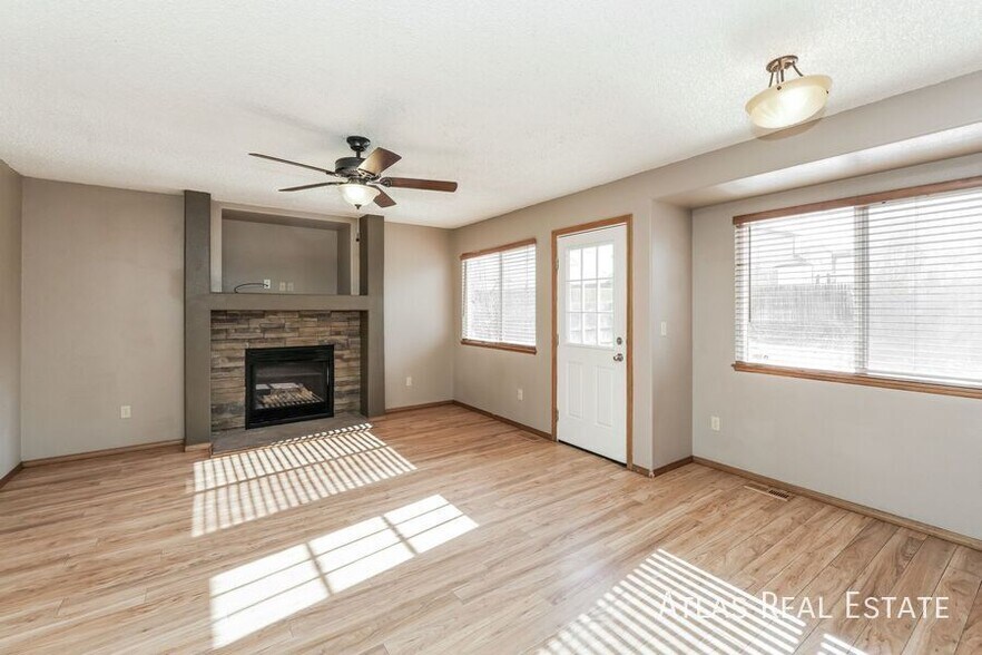 Building Photo - 1107 White Stone Way