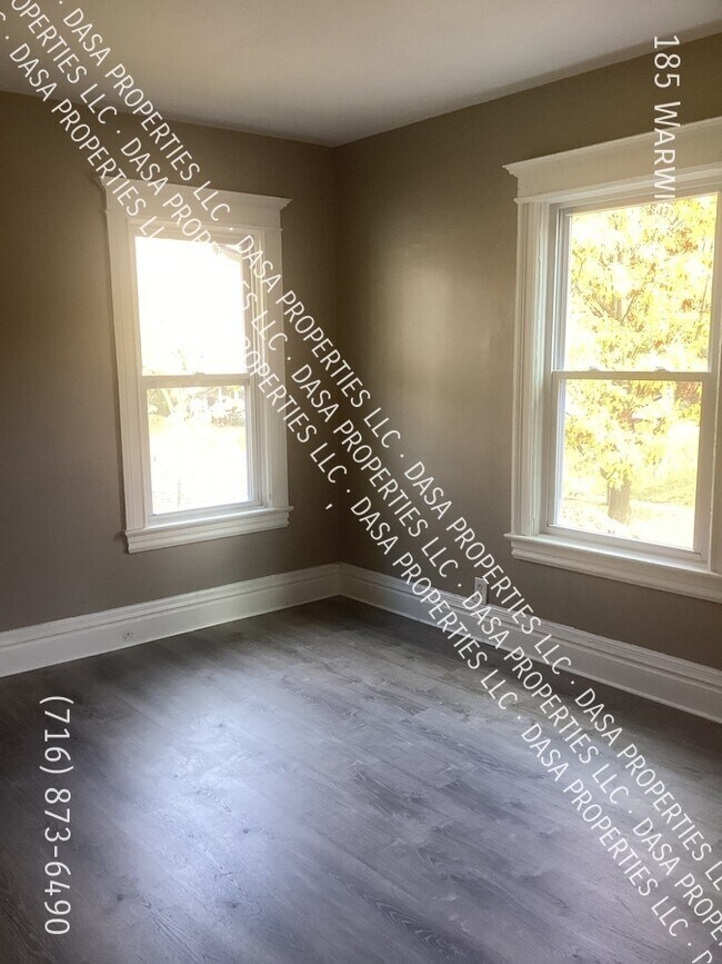 Building Photo - 185 Warwick - 5 Bed / 2 Bath