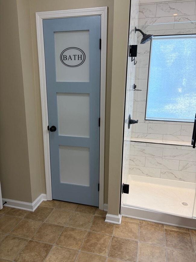 Building Photo - Beautiful Stepless Ranch