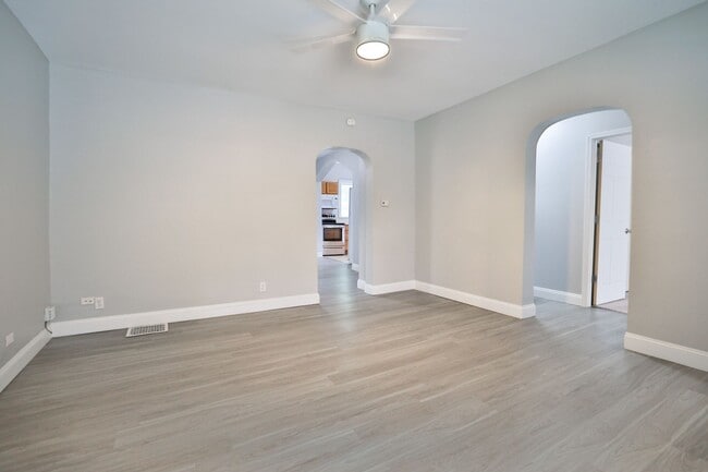 Building Photo - 237 S Fillmore St