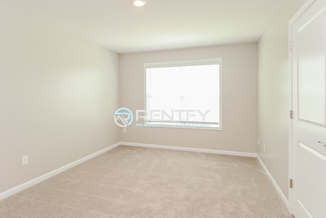 Building Photo - 2097 Saddlebred Dr