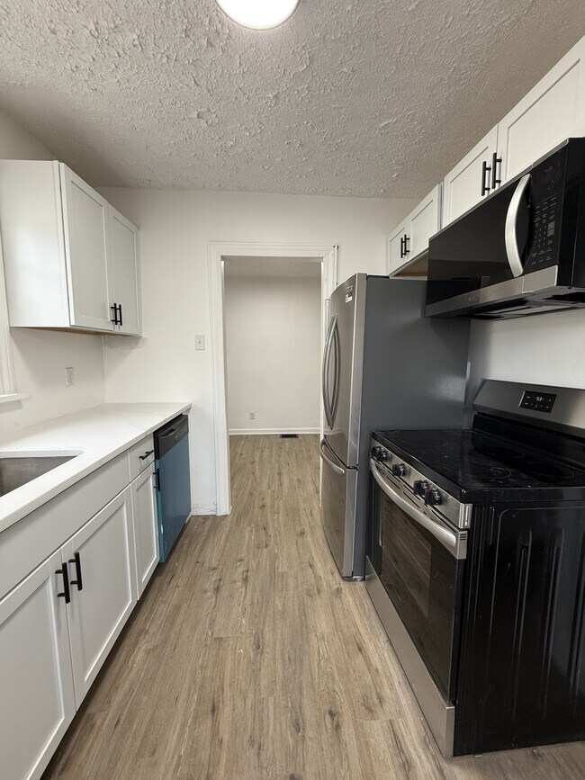 Building Photo - 3520 Cleveland Ave