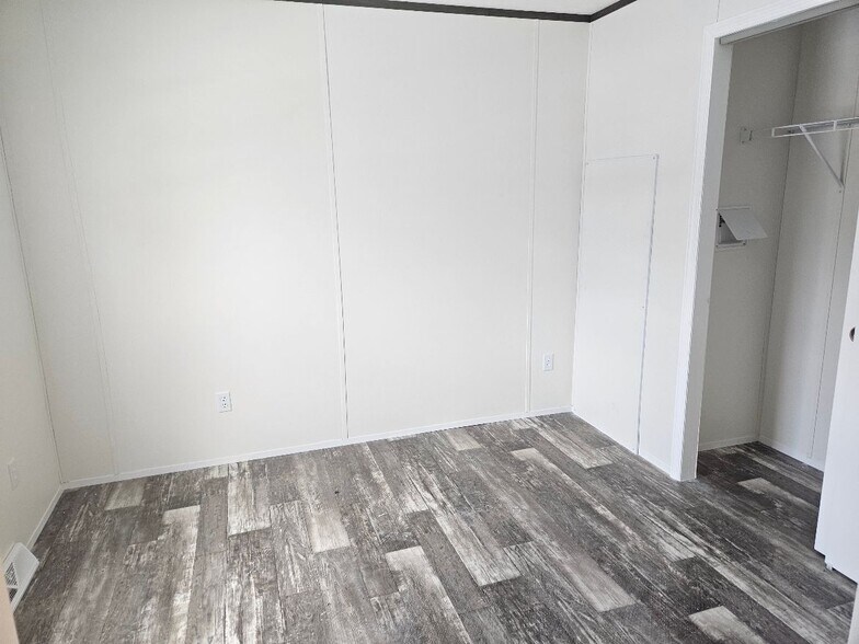 Building Photo - 20 Providence New London Tpke