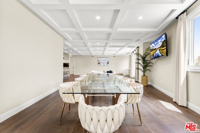 Building Photo - 1825 Pandora Ave