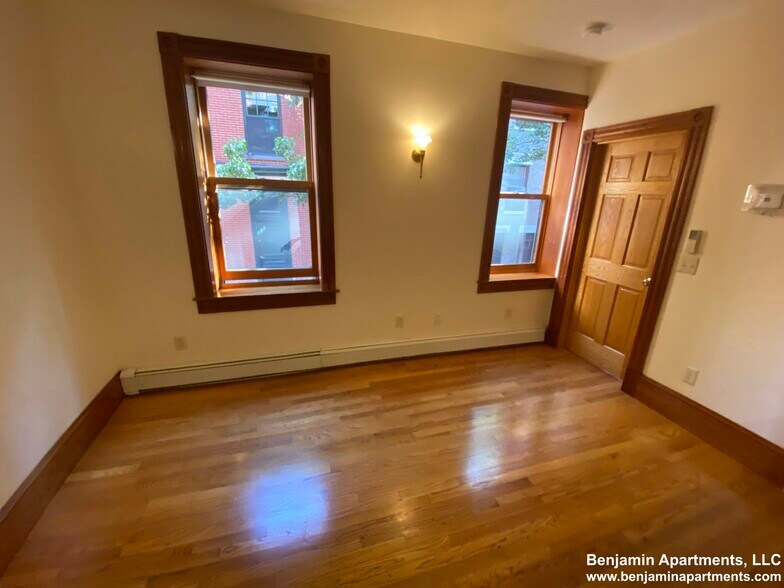 Building Photo - 97 Myrtle St