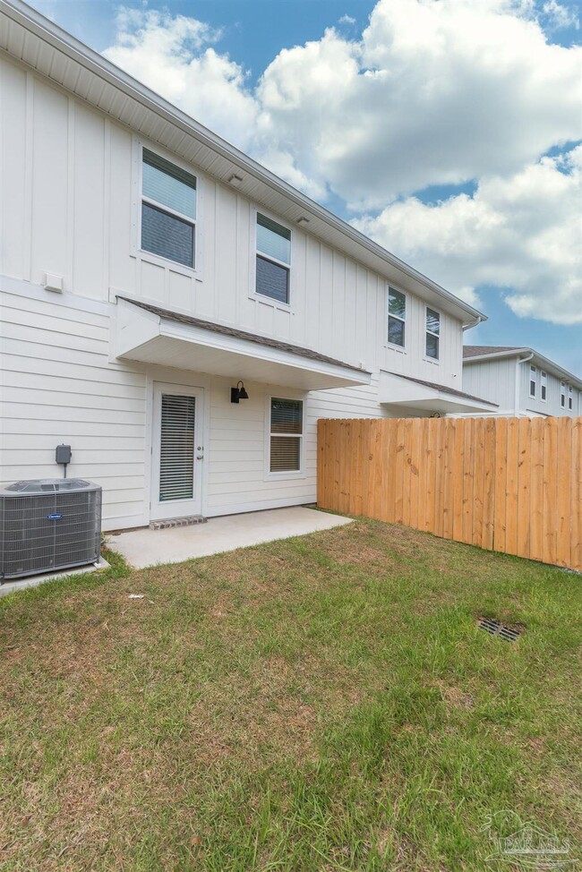 Building Photo - 8706 Meadow Flower Ln