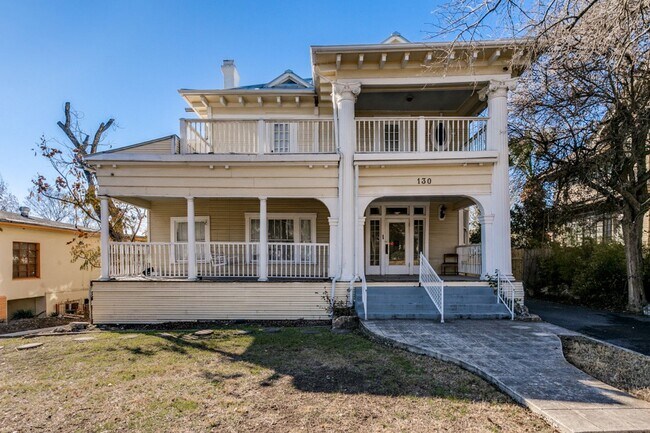 Building Photo - CHARMING VICTORIAN APARTMENT