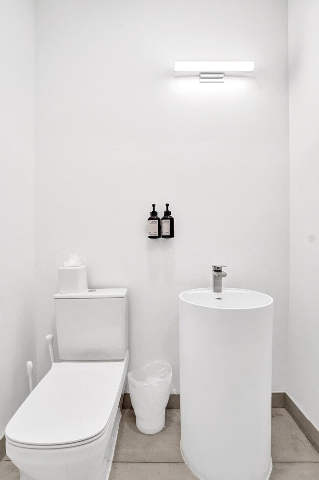 Building Photo - 1220 17th St