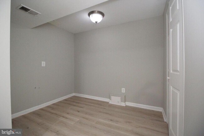 Building Photo - 14126 Red River Dr