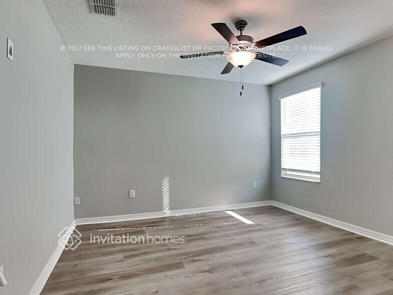 Building Photo - 11908 Miracle Mile Dr
