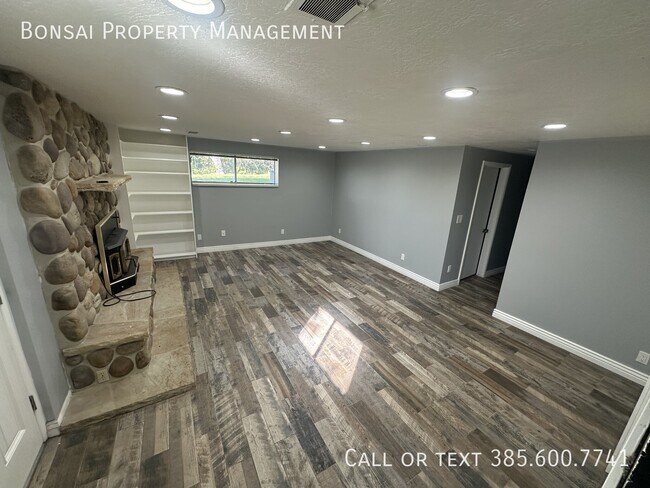Building Photo - 3281 E Fortuna Dr
