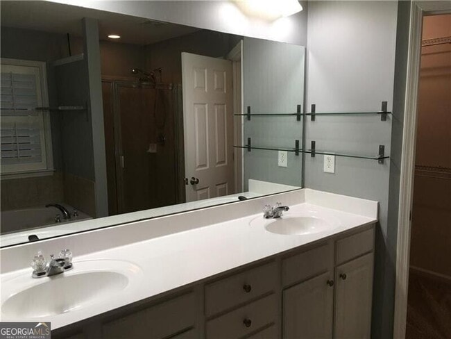 Building Photo - 500 Papillion Trace