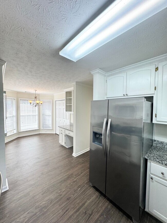 Building Photo - ** 3 bed 2 bath located in Thorington Trace ** Call 334-366-9198 for a self showing