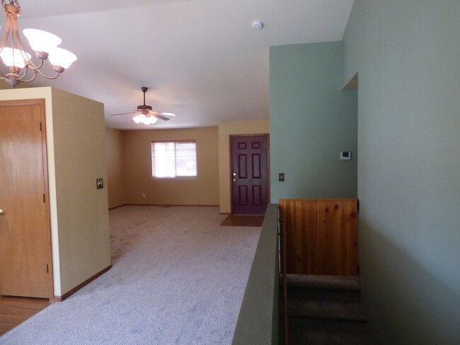 Building Photo - 3 Bedroom home in Loveland