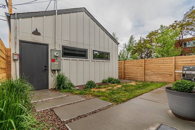 Building Photo - Luxury 3BD, 2.5BA Sloan's Lake Home with Top Floor Flex Room