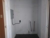 Building Photo - Cute and affordable 2/1 Large master WATER PAID BY OWNER