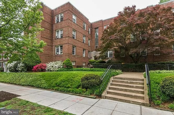 Building Photo - 2800 Devonshire Pl NW