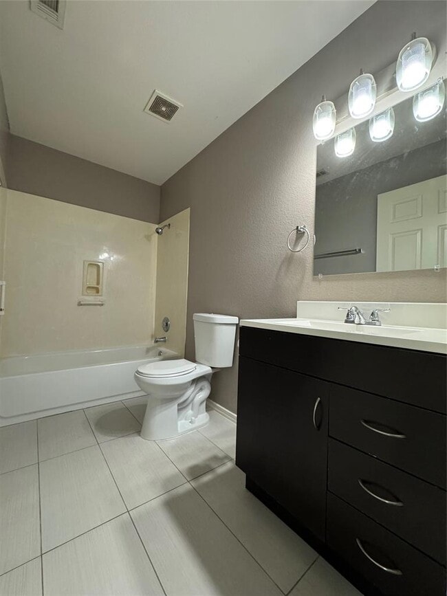 Building Photo - 7201 Cayenne Ln