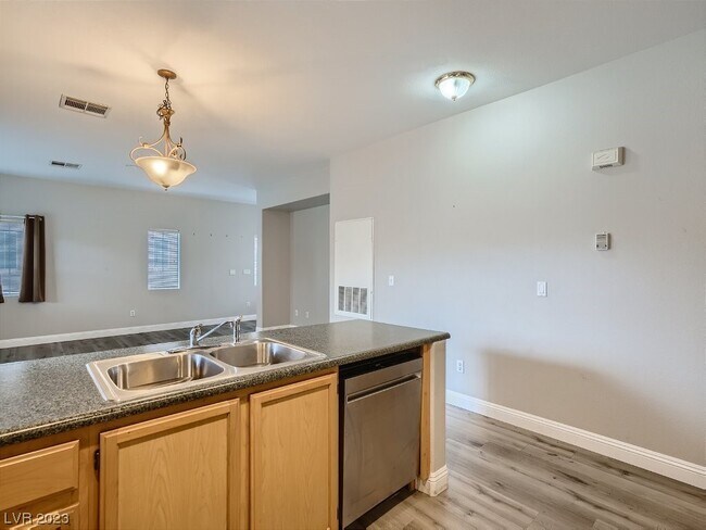 Building Photo - 3845 Wiggins Bay St