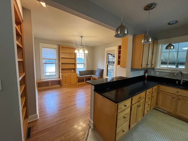 Building Photo - 710 S Fess Ave