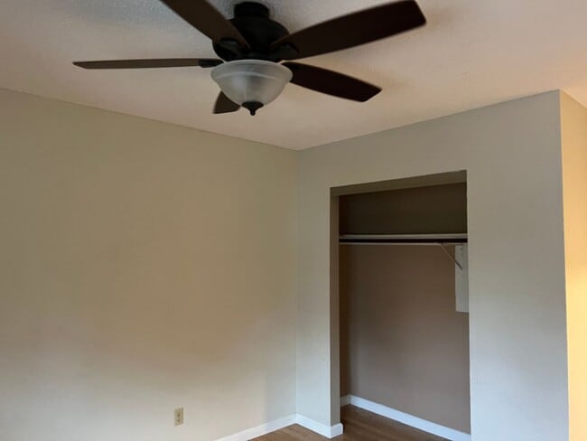 Building Photo - Available now! South Davis Townhome On Ver...