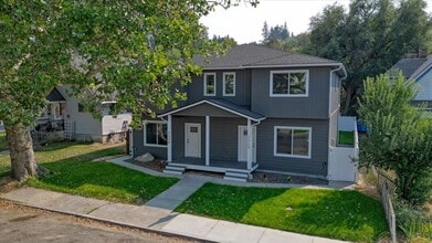 Building Photo - E. 7th Duplex