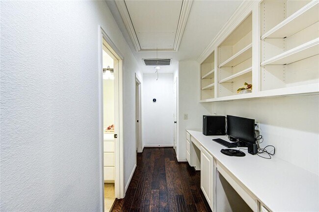 Building Photo - 27818 Pinpoint Crossing Dr