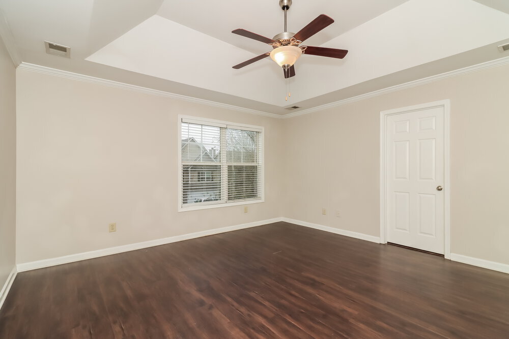 Building Photo - 27 Oakbrook Dr