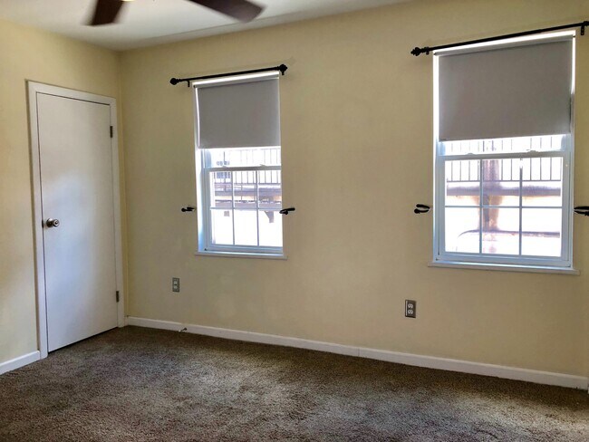 Building Photo - Charming 2 Bedroom/2 Bathroom Townhome in Federal Hill W/ Parking