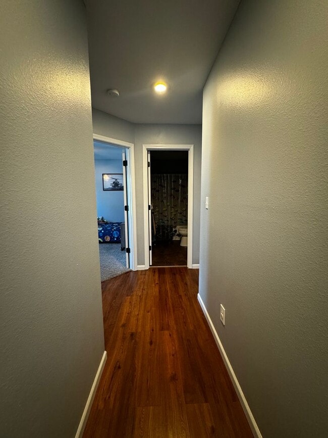 Building Photo - Charming 3-Bedroom, 3-Bathroom Home with V...