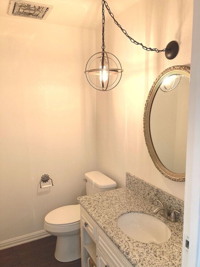 Building Photo - Maintenance free living in this updated condo