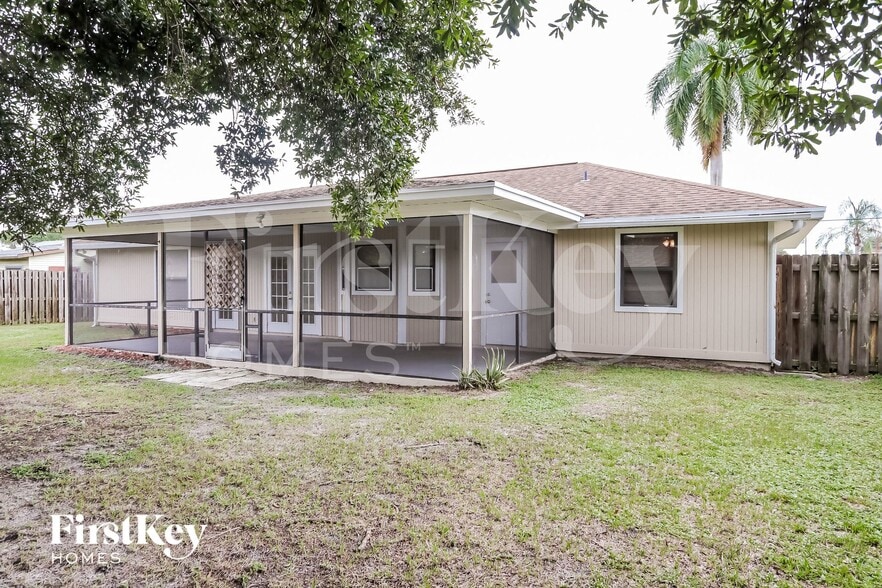 Building Photo - 2078 SW Idaho Ln