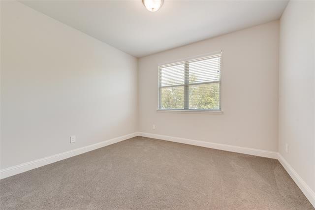 Building Photo - 306 Duxbury Ct